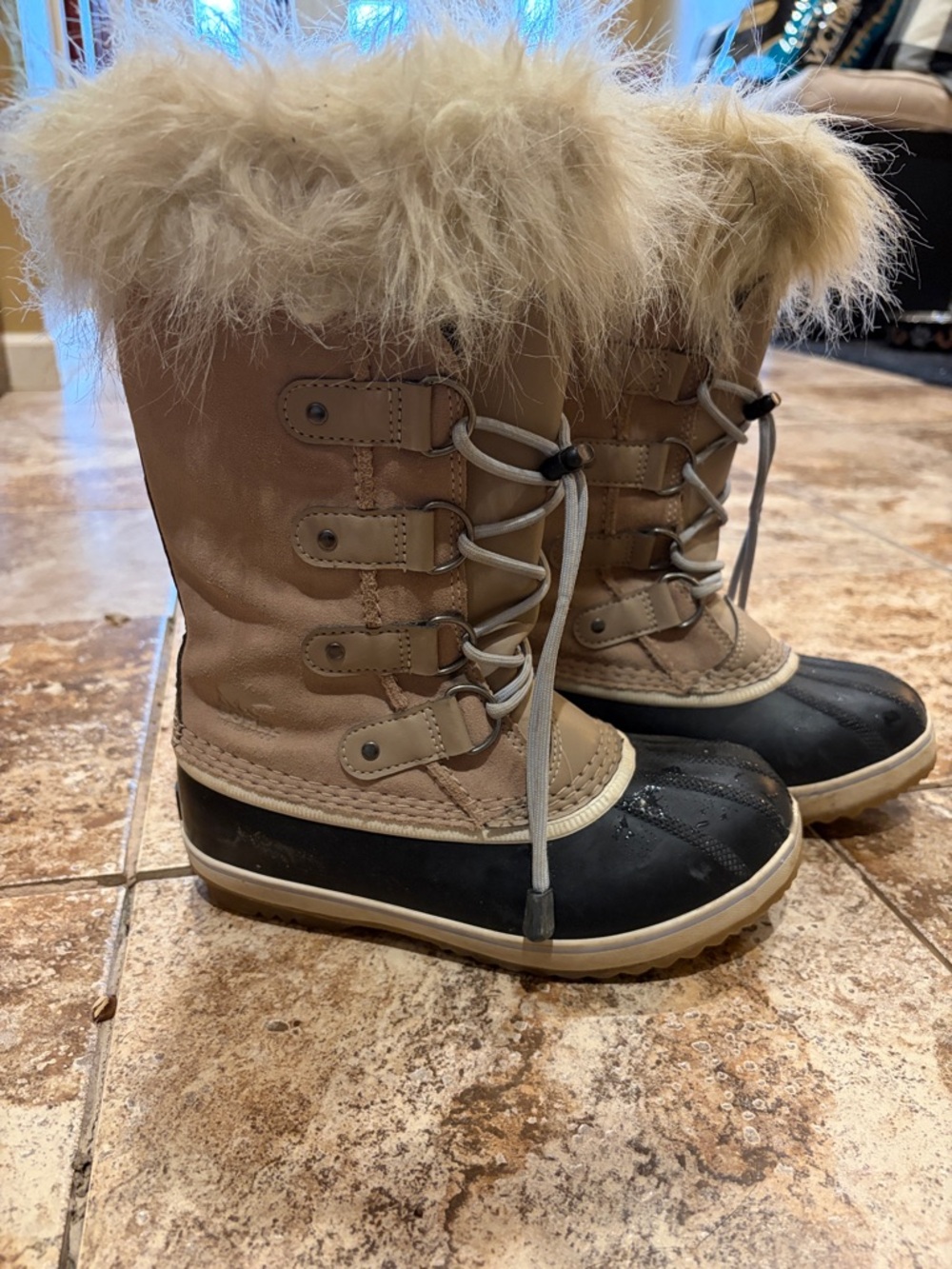 Faux Fur Winter Snow Boots in Tan and Black